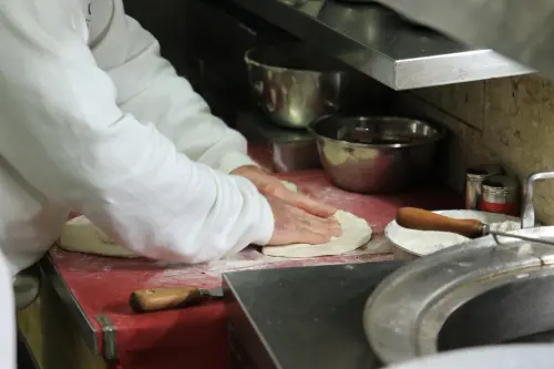 Street food a Napoli: i migliori cibi di strada da provare