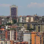 Napoli, intervento di pulizia nell’area delle Torri Aragonesi in via Marina