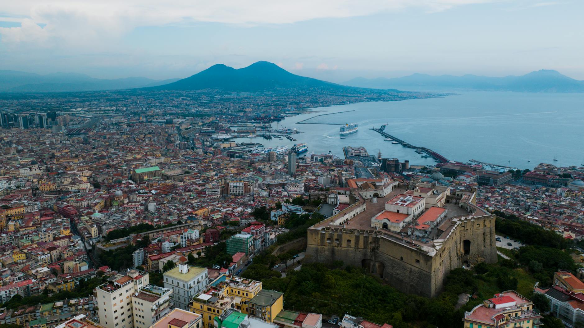 Napoli, viabilità modificata in via Acton per l’evento “Aquathlon Sprint and Kids”