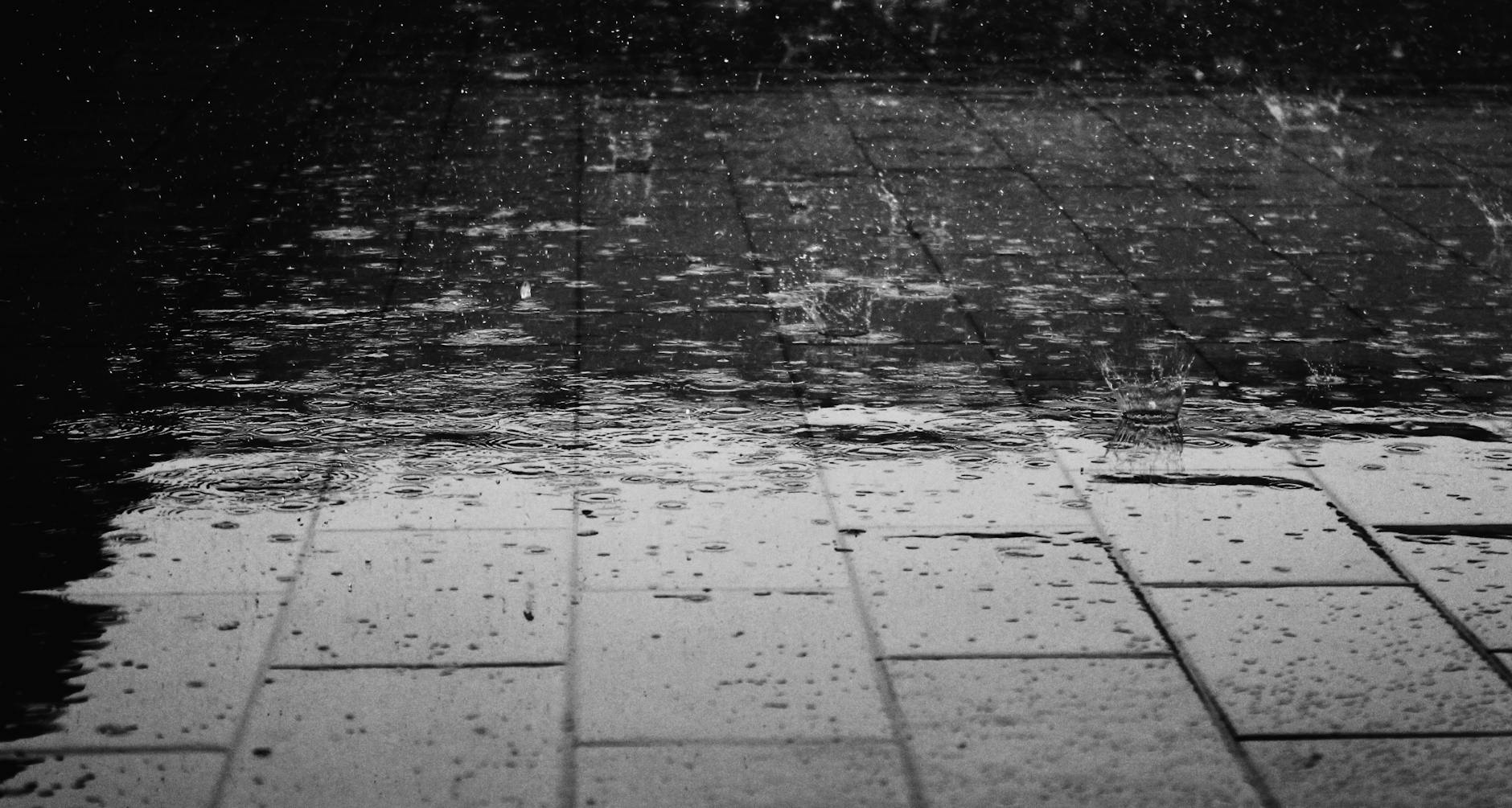 Napoli, allerta gialla: parchi chiusi sabato 16 maggio
