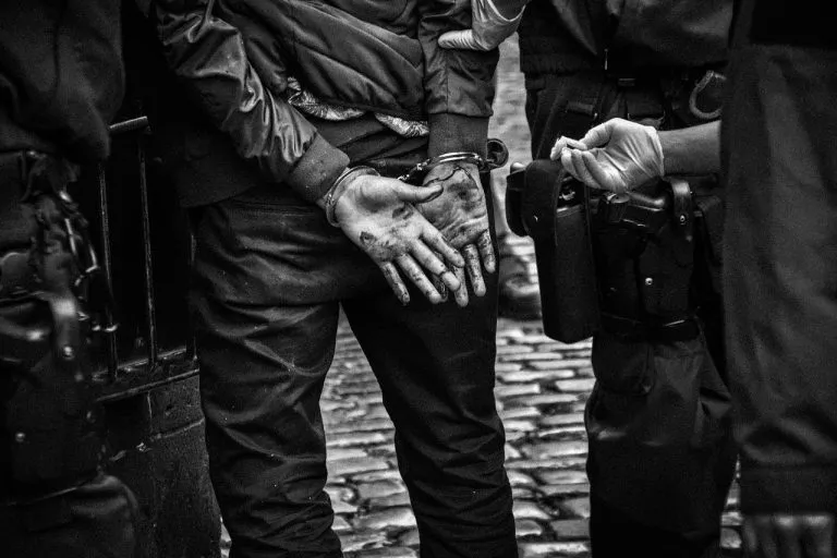 Caivano, arrestato con 71 dosi di stupefacenti dopo un inseguimento