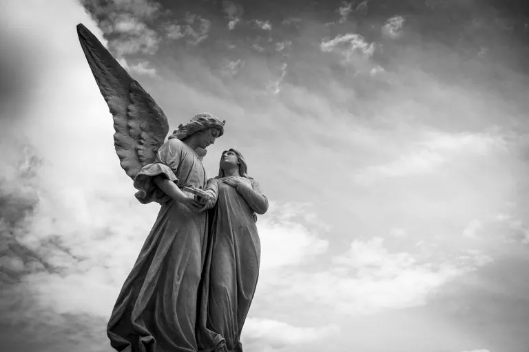 Napoli, cimiteri chiusi l’11 settembre per allerta meteo arancione