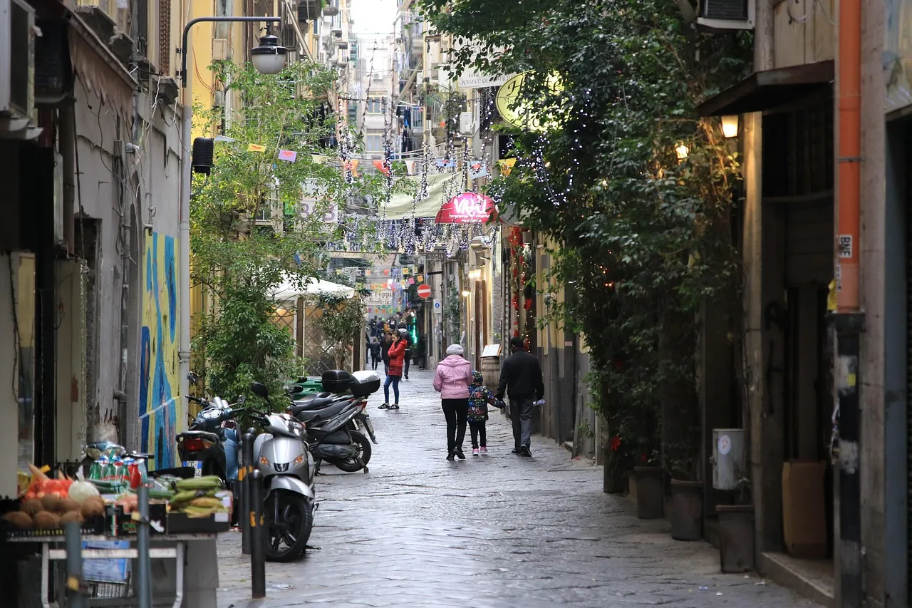 Napoli, il sindaco Manfredi revoca il patrocinio a “Falafel e democrazia”