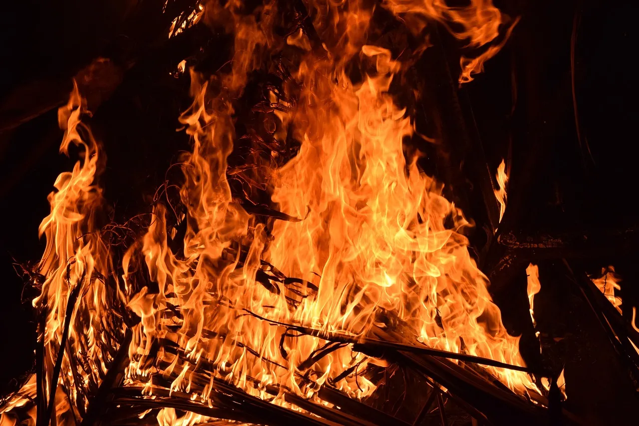Incendio a Forchia, l’Arpac avvia il monitoraggio delle diossine